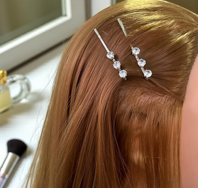 12 Pares de Pasadores Plateados con Pedrería $8.25 c/u