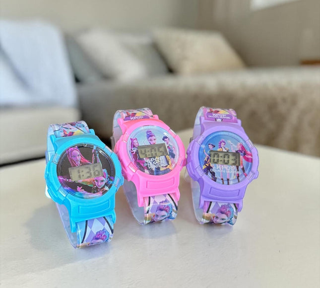 12 Relojes Guerreras K-pop Analogicos $19.5 c/u