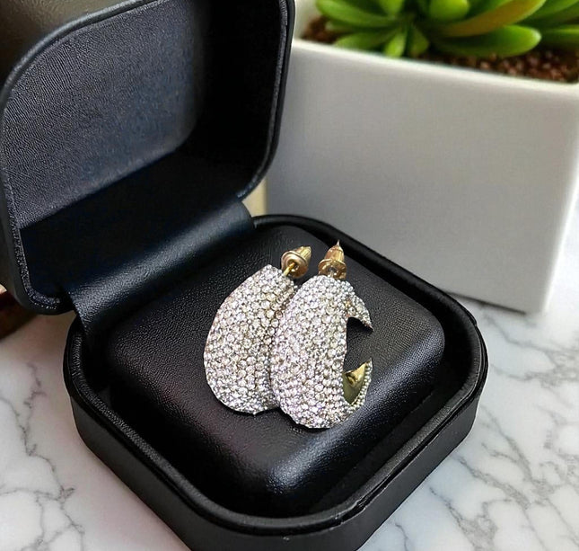 12 Aretes Pedreria Hermosa Dorada/Plateada $19 c/u