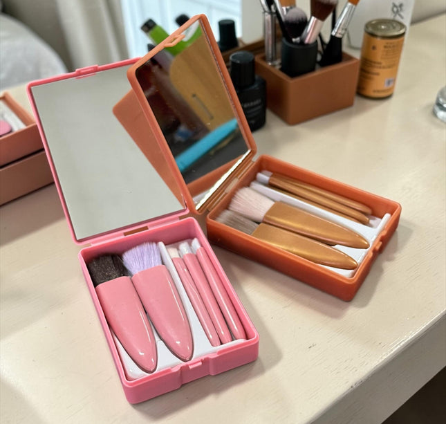 3 Sets de Brochas en Estuche de Colores $18 c/u