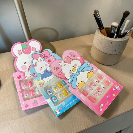 12 Sets de Uñas Infantiles $8 c/u
