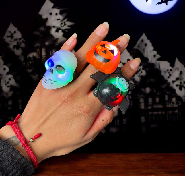 24 Anillos Halloween con Luces $12.3 c/u