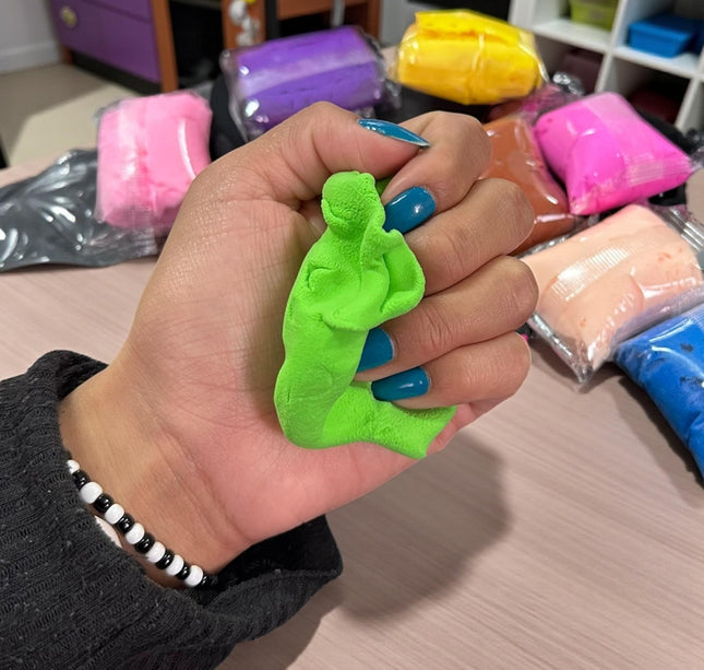 12 Fomi Moldeable de Colores $2.08 c/u