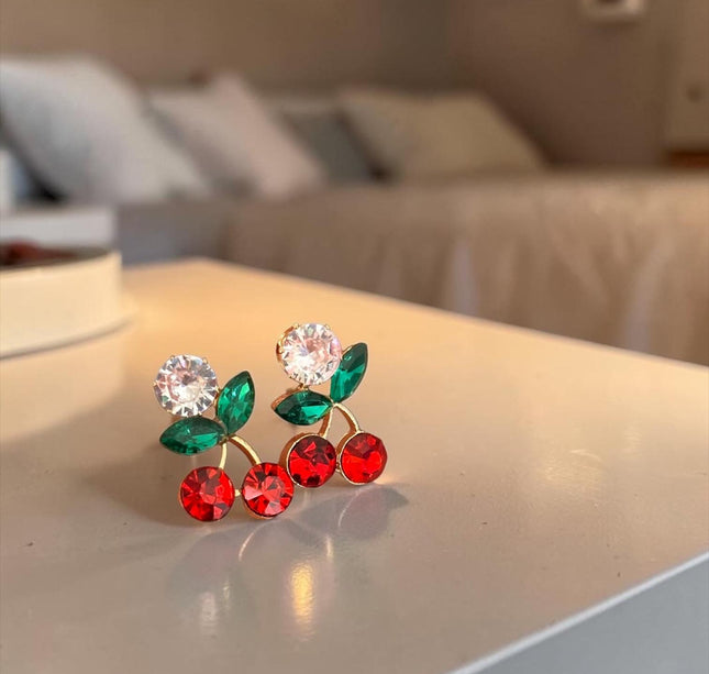 12 Aretes Cerezas Dorados $12 c/u