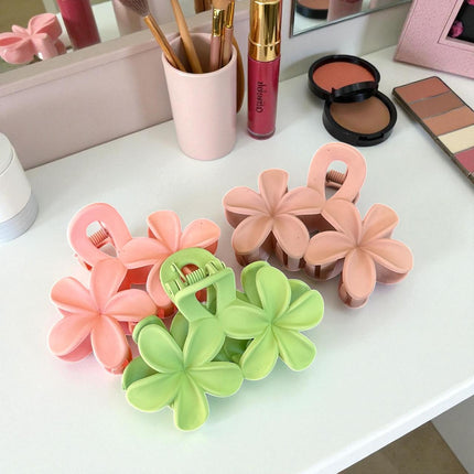 12 Pinzas Matte Flores Dobles  $6.9 c/u