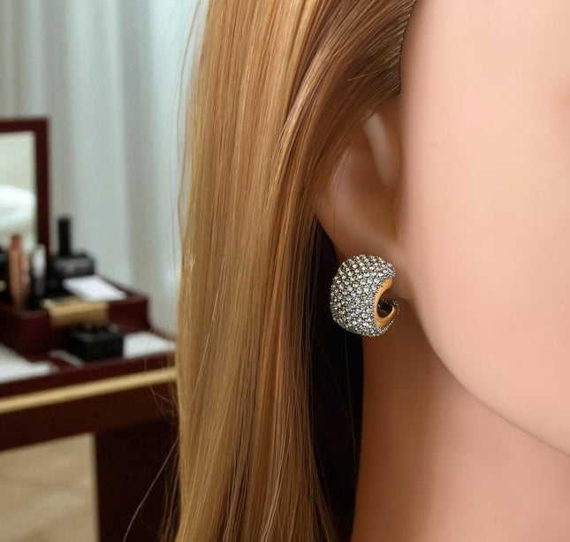 12 Aretes Pedreria Hermosa Dorada/Plateada $19 c/u