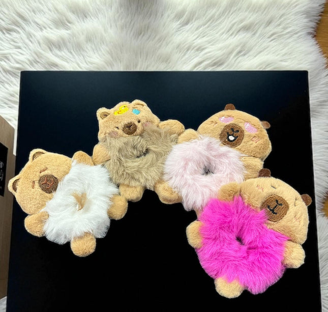 12 Scrunchies Capibaras Peluches $18 c/u