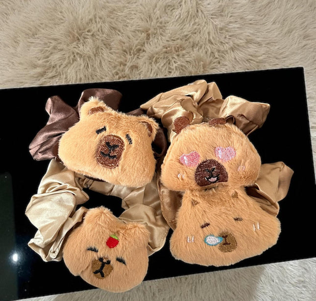 12 Scrunchies Capibaras Cebecitas Satin $10.5 c/u