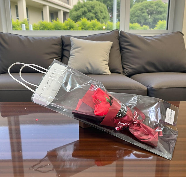 Ramo 2 Rosas Envueltas en Bolsa de Regalo Celofan