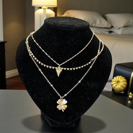 12 Collares Triples con Dijes Perlas/Pedreria $16 c/u