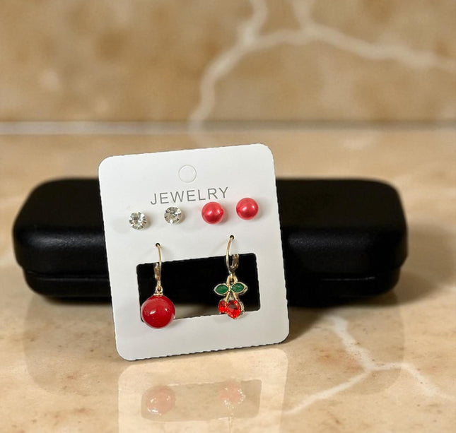 12 Sets de Aretes Cereza/ Pedreria $11.5 c/u