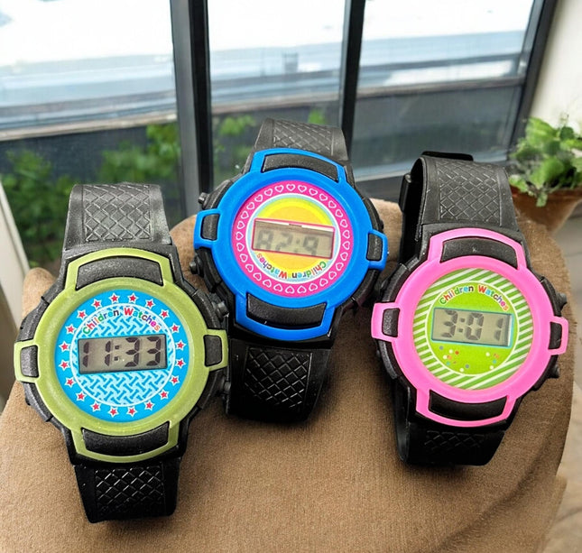 12 Relojs Infantiles Tipo Casio colores $11 c/u