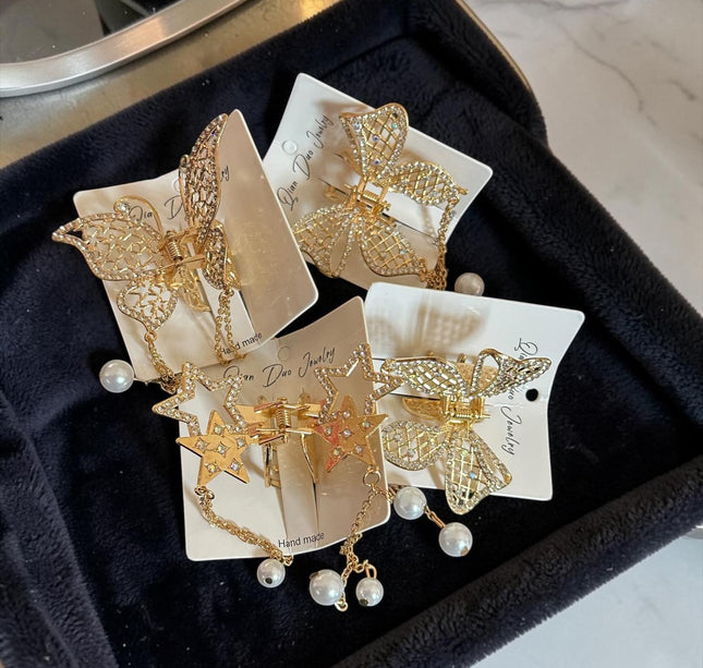 12 Pinzas Figuras Doradas con Pedreria y Perlas Dijes $18 c/u