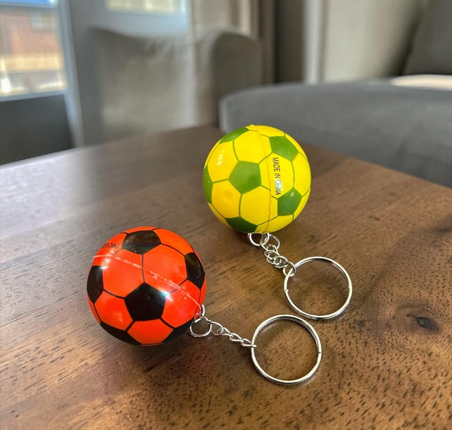 12 Llaveros Balón de Futbol Colores $5.5 c/u