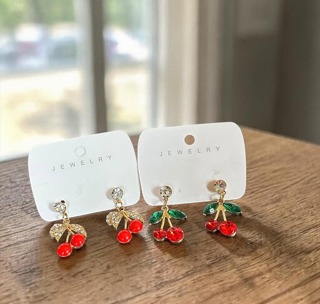 12 Aretes Cerezas Pedreria Hermosa $10 c/u