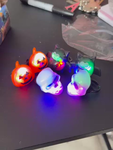 24 Anillos Halloween con Luces $12.3 c/u
